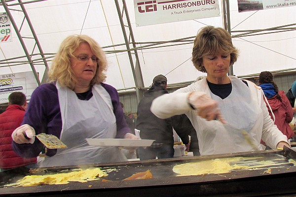 Weavers church friends making scrambled eggs