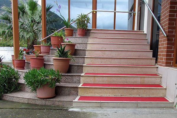 steps to LAC entrance