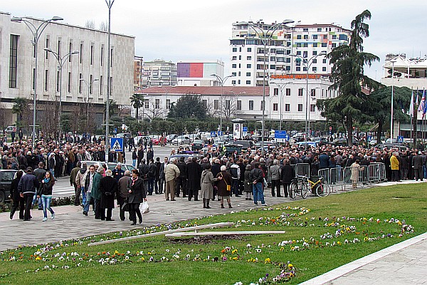 funeral for Albania's most-ooved singer, Vace Zela