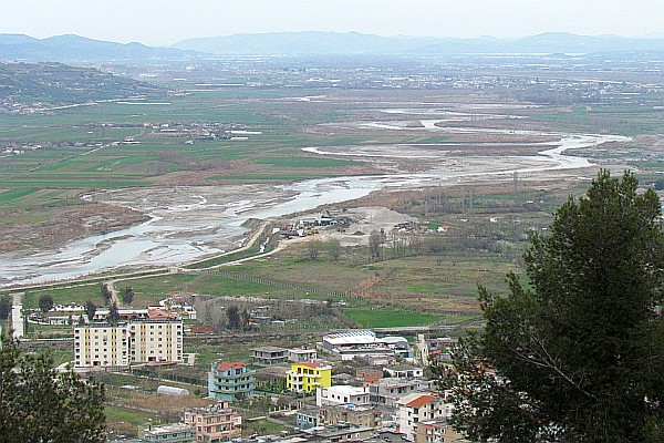 the meandeering Osumi River through Berat