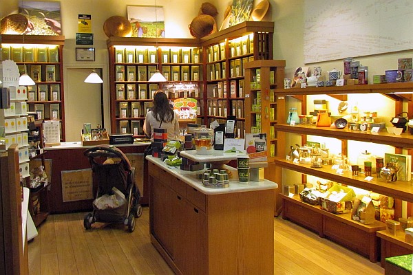 tea shop in the Diagonal Mar mall