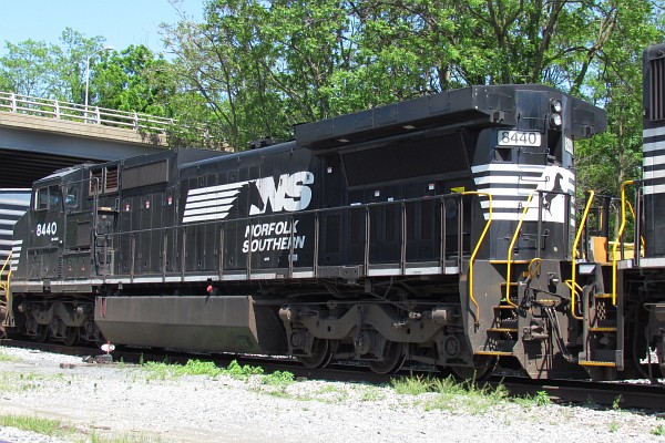 engine NS 8440