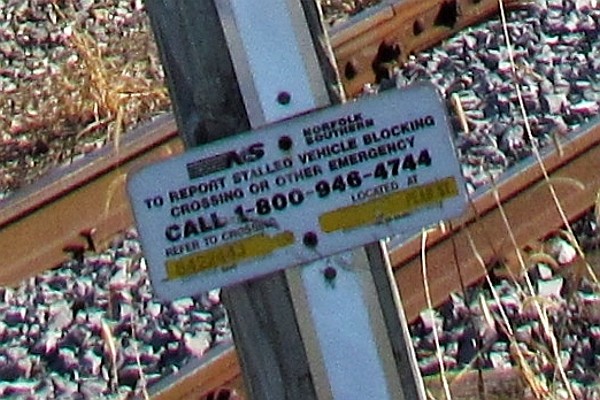 number to call if stalled on tracks