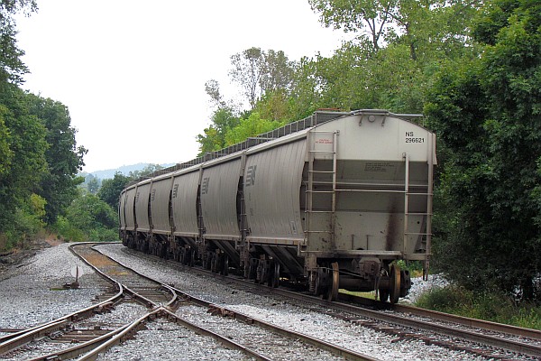 grain cars south of the Piglgirm's feed mill