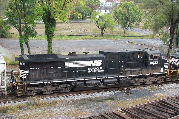 NS 9633 locomotive