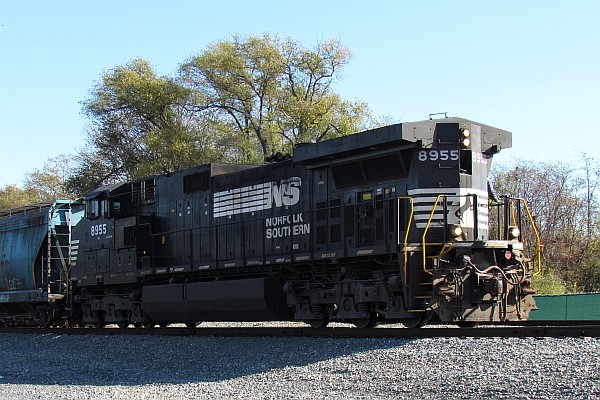 NS8955 locomotive