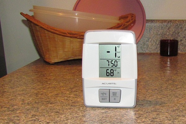 thermometer reads -1 F