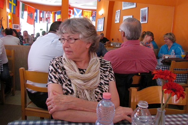 Elsie observes the people around us at lunnch
