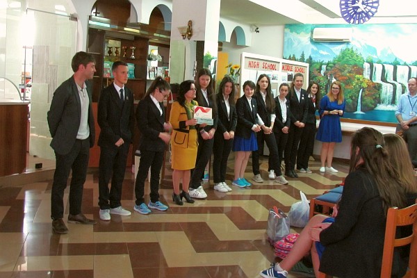 the Model UN students and advisors