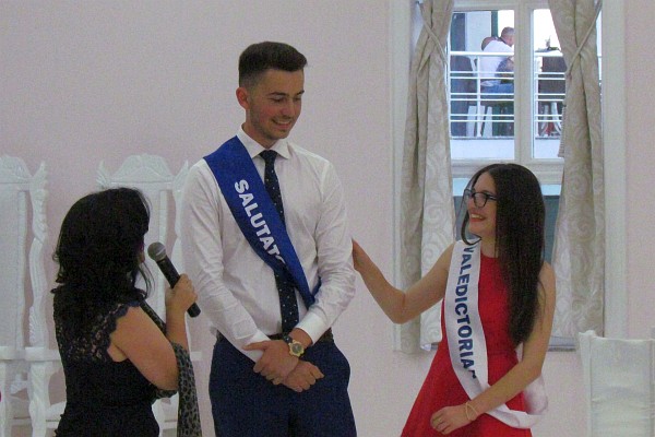 validictorian and salutatorian with the principal