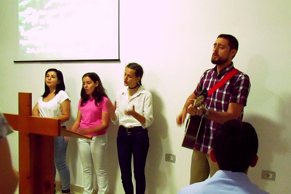the augmented praise team
