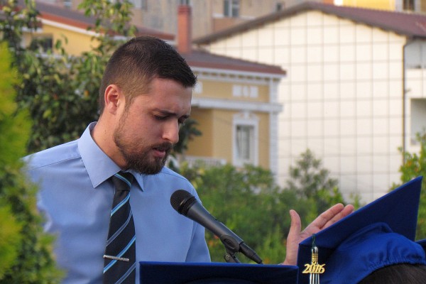 Pator Rafael gives the closing prayer