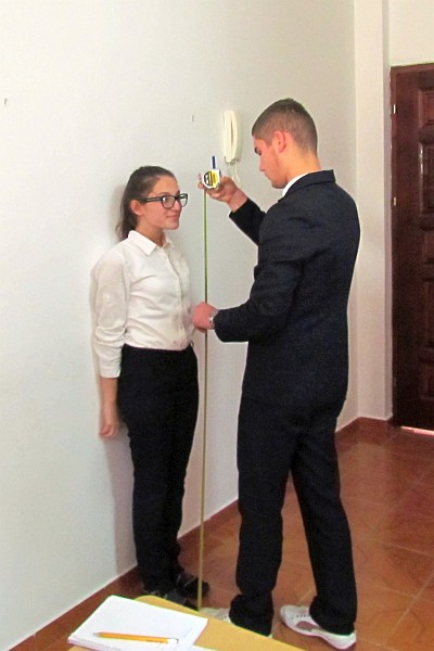 Inda and Armando find their heights