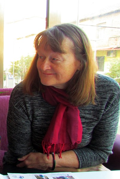 Xhilda and Loiis have coffee with Elssie and I at My Bar before church