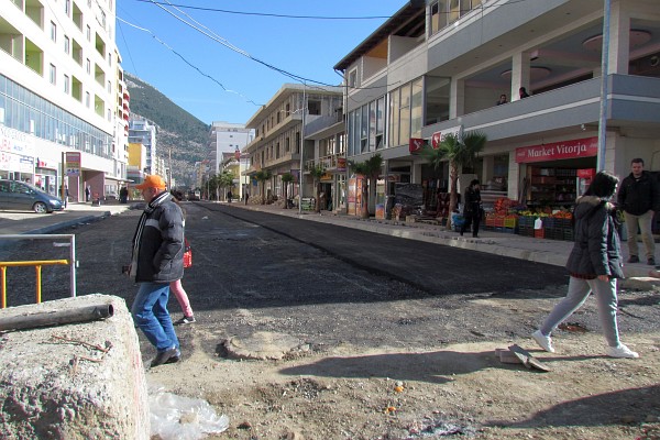 repaving Rruga Johan Straus