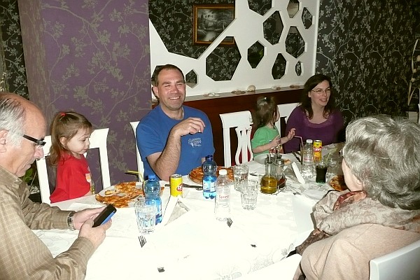 Dini, the Campbells, and Elsie at lunch