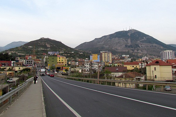 skyline of Lezhe from the railroad bridge