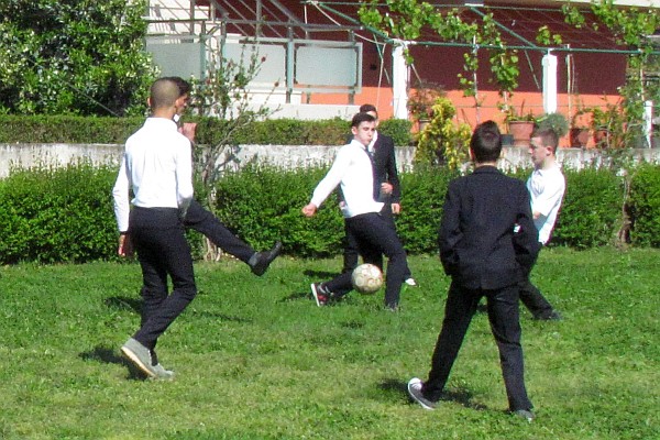 informal teams are quickly formed