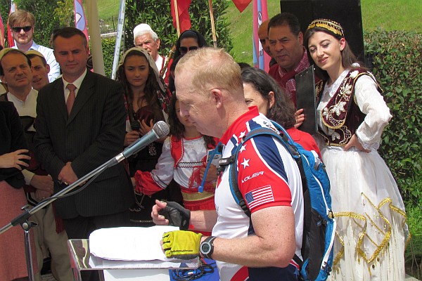 US Embassy rep spoike to the crowd