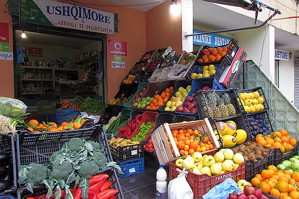 a vegetable shop just a few houses from our apartment