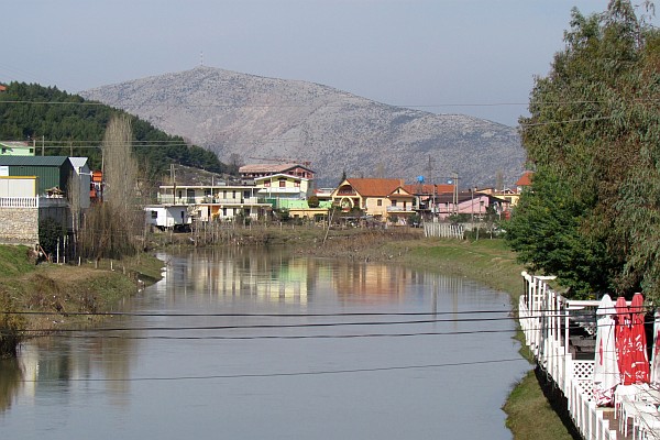 looking north over the Drrin River
