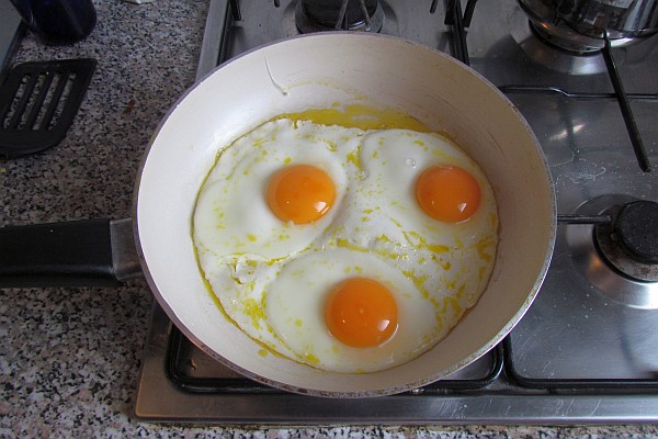 Albanian eggs (rich in carotene) frying