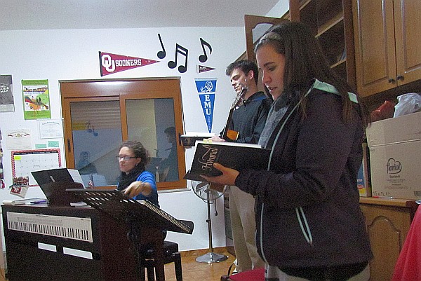 teachers singing together