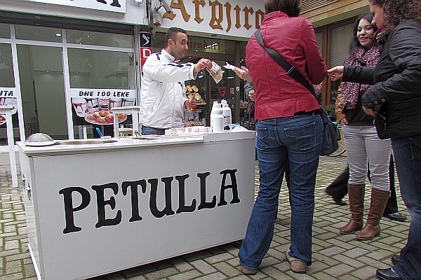 a petulla cart