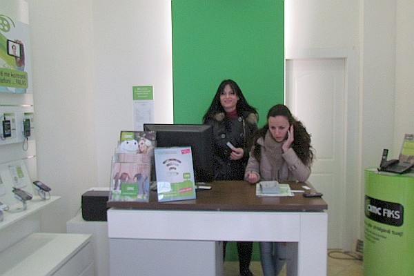 cell phone store