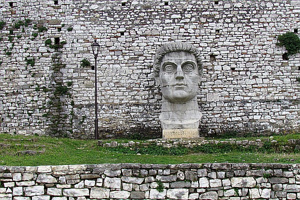 statue of Constantine