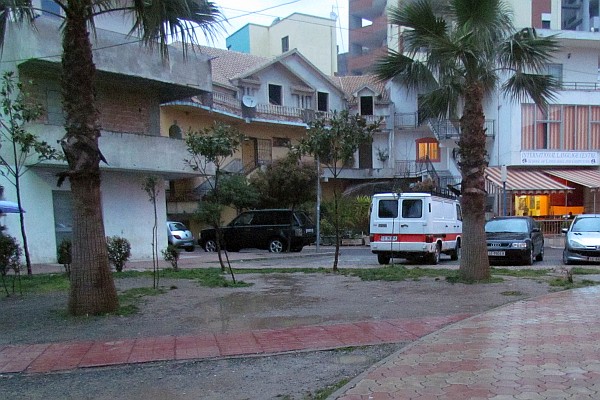 a bir of rain quickly makew puddles on the ground