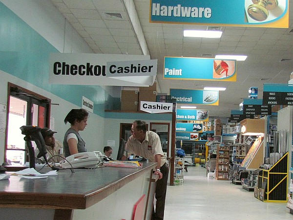 hardware store in Spanish Lookout