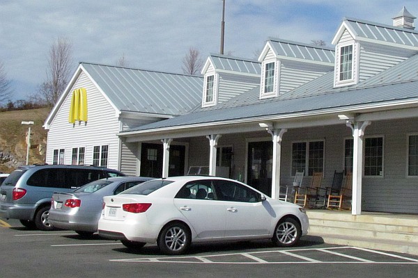 fast food, gas, and convenience store at exit 200 on I-81 in Virginia