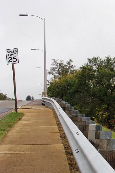 guard rail along a sidewalk (II)