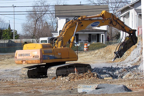 Samsung SE350 LC-2 Excavator working in Harrionsburg