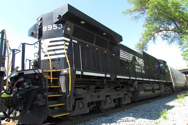 engine NS 8953