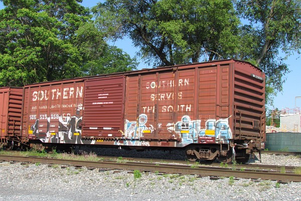 an older "Sountern" boxcar