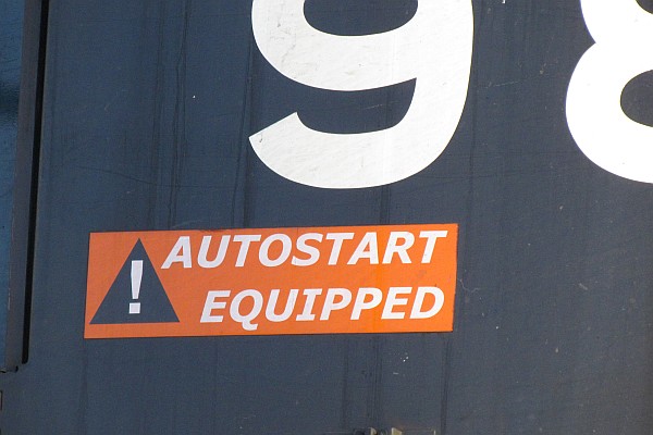 warning sticker that the NS 9825 may automatically start