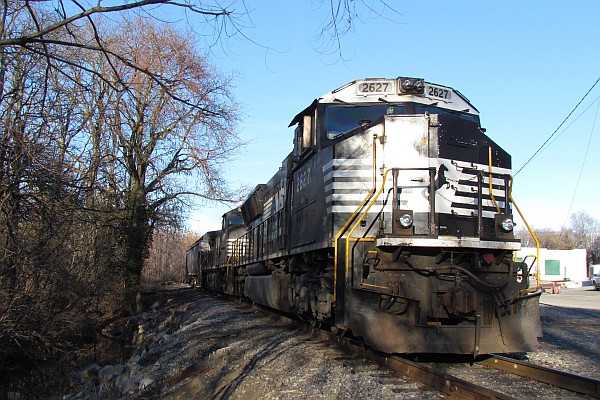 NS 2627 locomotive, Harrisonburg, VA, USA