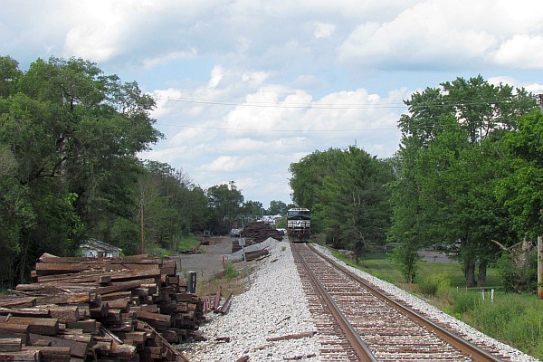 NS 9858 engine far down the tracks