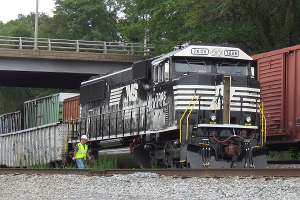 NS 7006 locomotive