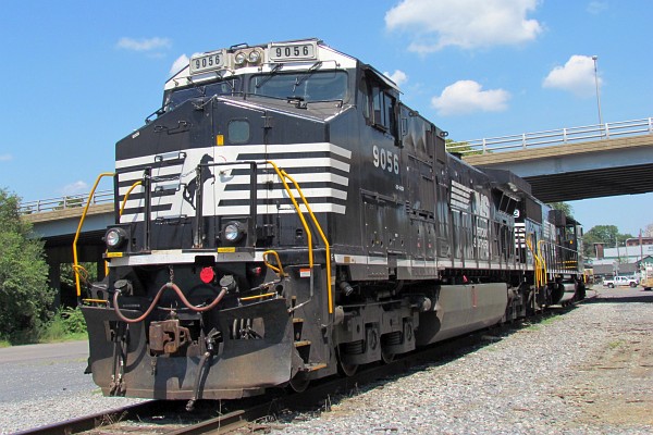 NS 9056 locomotive (II)