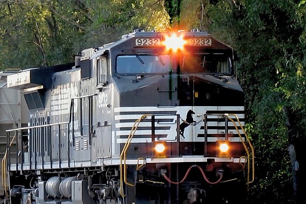 Locomotive NS-9232 preuel