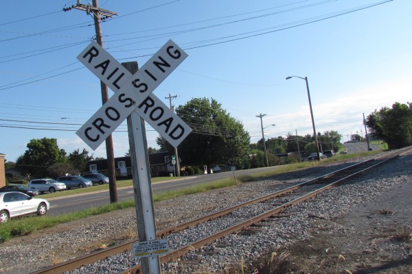 railroad crossing sign