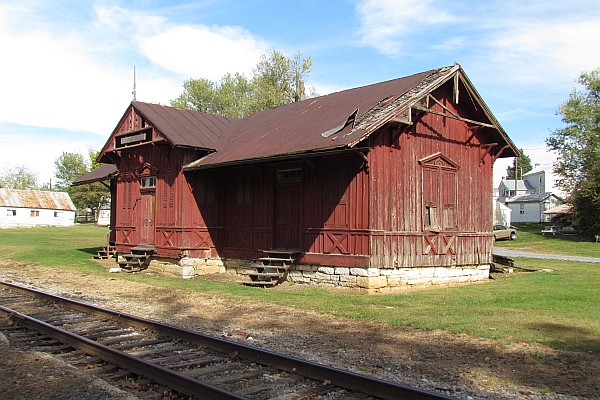 Pleasant Valley, VA, train deport from SW