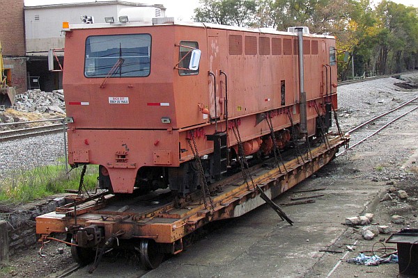 unknown loads on a flat bed car