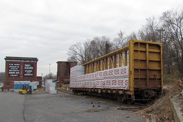 centerbeam flat car at former Rockingham Milling Co.