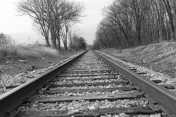B&W of Norfolk Southern tracks heading west toward Harrisonburg, VA