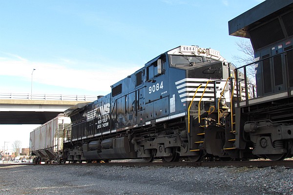 NS 9084--a GE Dash 9 40CW