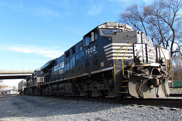 NS 7602, a GE ES 40C@ locomotive